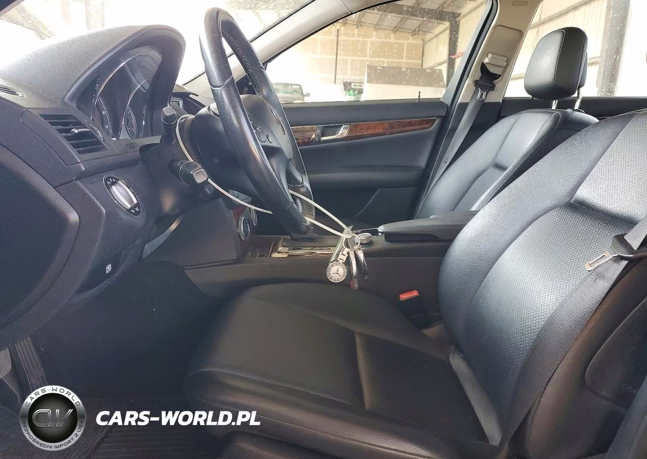 2010 Mercedes-Benz C 300 4Matic VIN:WDDGF8BB3AF461403 - 7