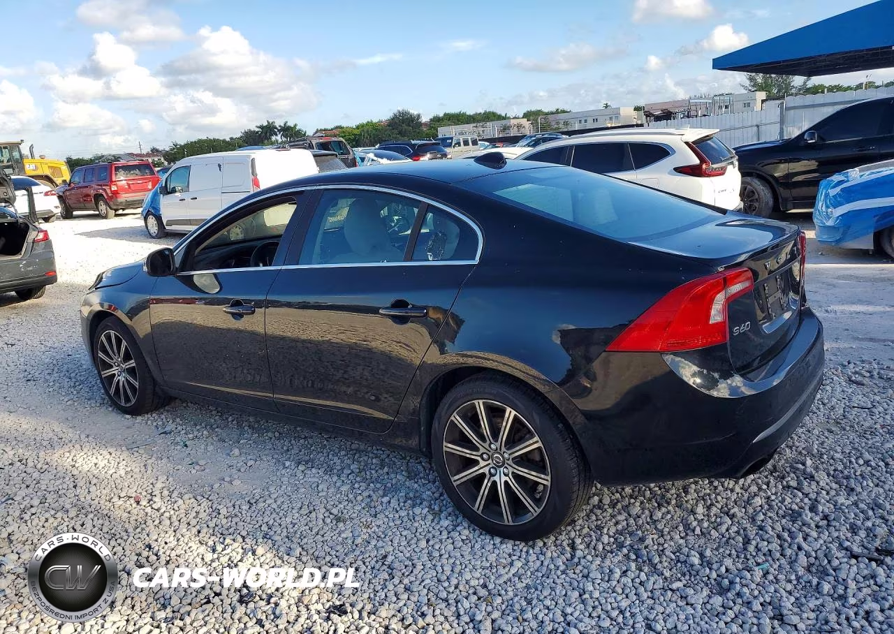 2017 Volvo S60 Platinum VIN:LYV402HM3HB127215 - 2