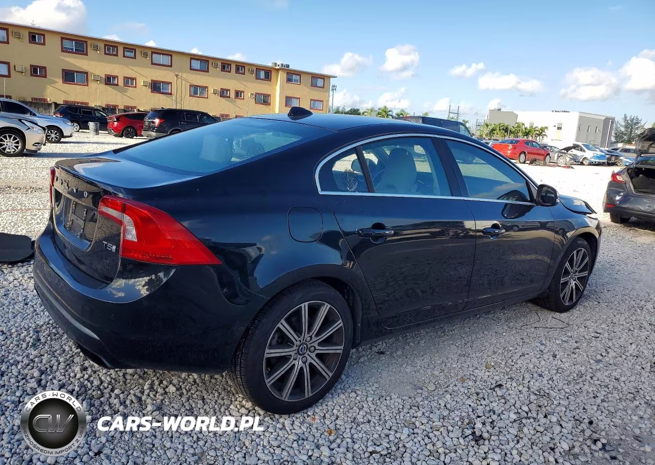 2017 Volvo S60 Platinum VIN:LYV402HM3HB127215 - 3