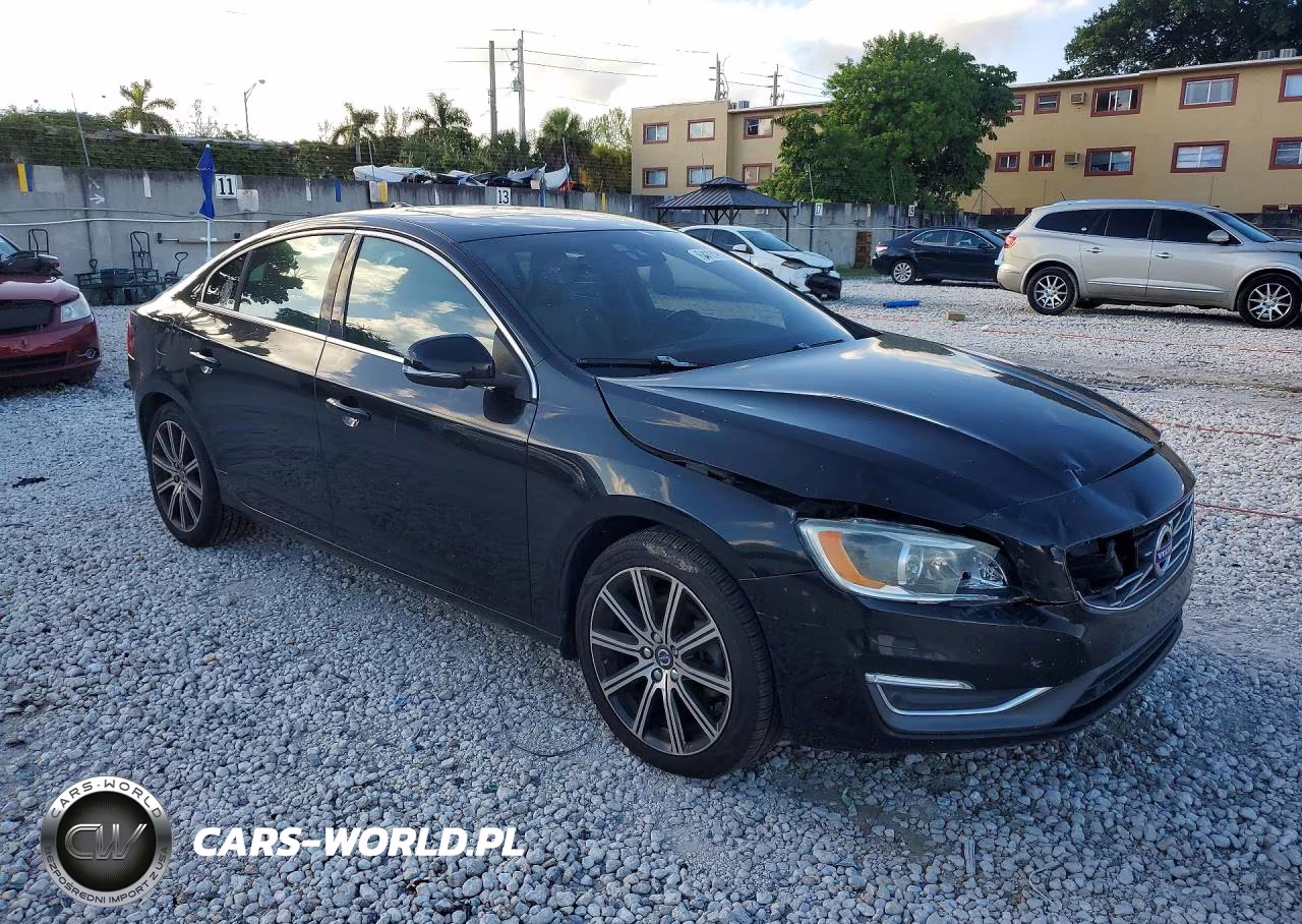 2017 Volvo S60 Platinum VIN:LYV402HM3HB127215 - 4