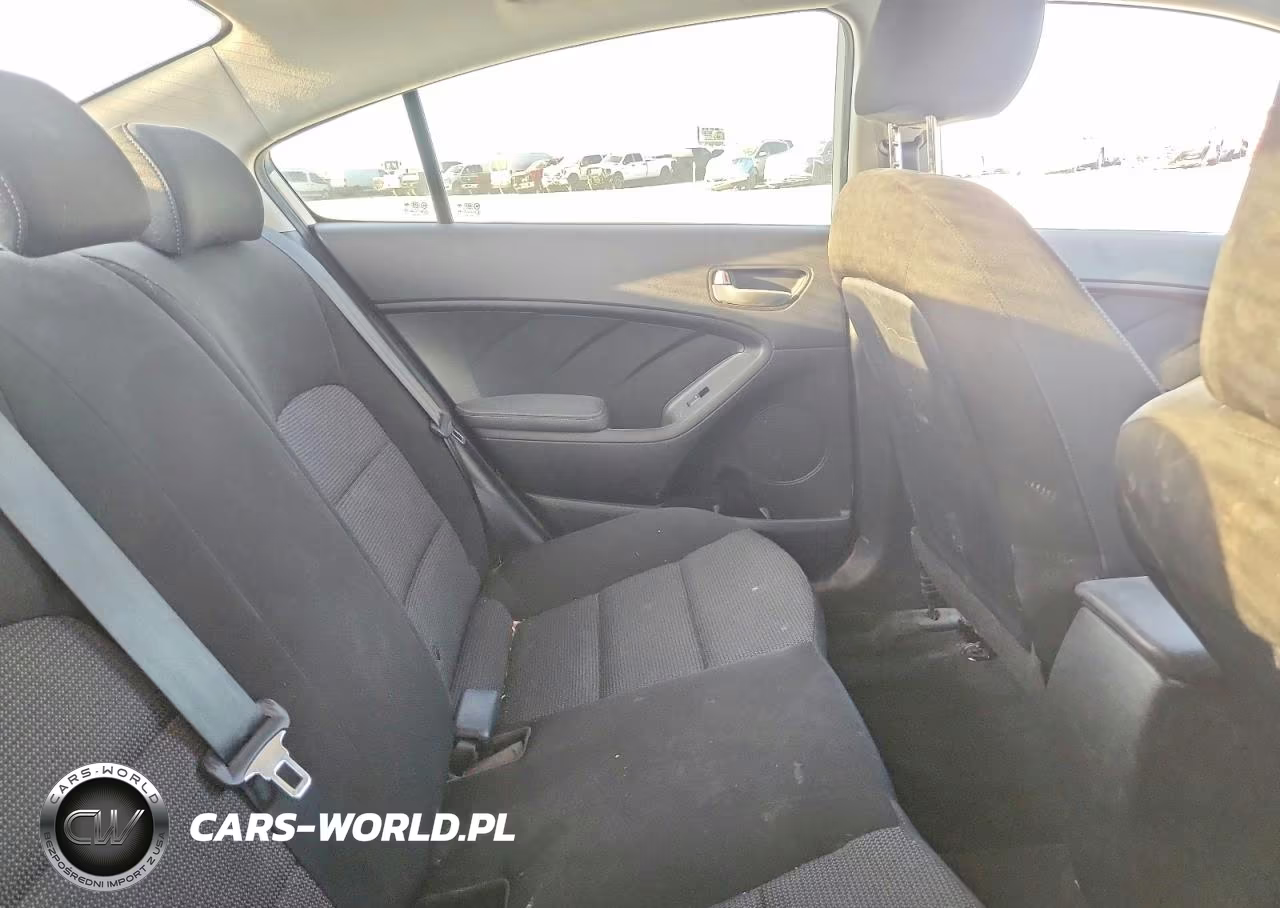 2017 Kia Forte Lx VIN:3KPFK4A79HE156693 - 10