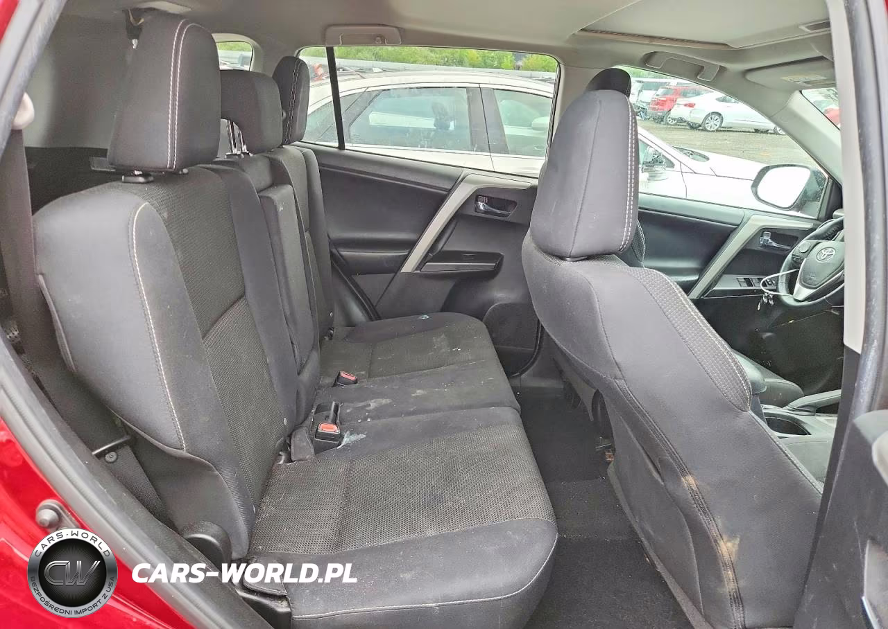 2018 Toyota Rav4 Xle VIN:2T3RFREV0JW804584 - 10