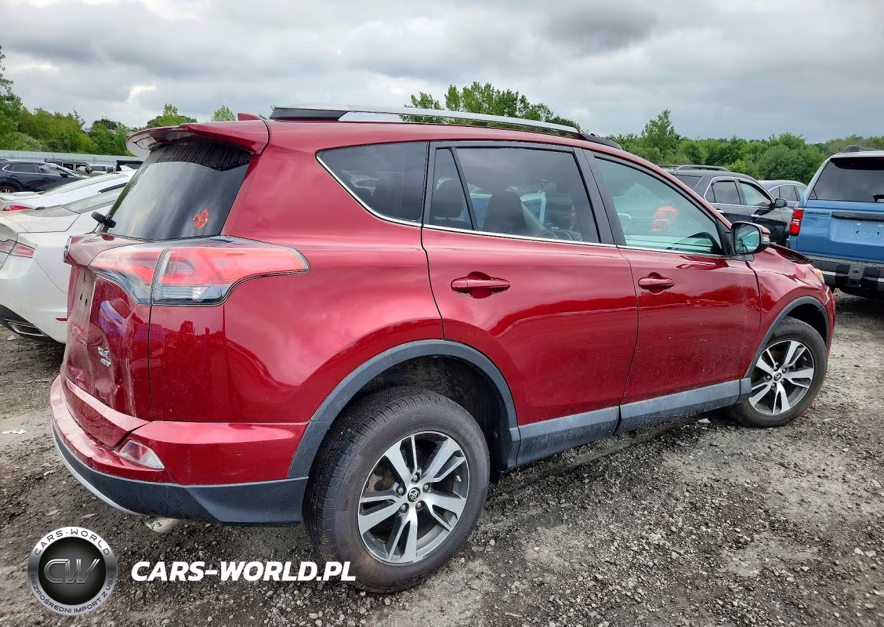 2018 Toyota Rav4 Xle VIN:2T3RFREV0JW804584 - 3