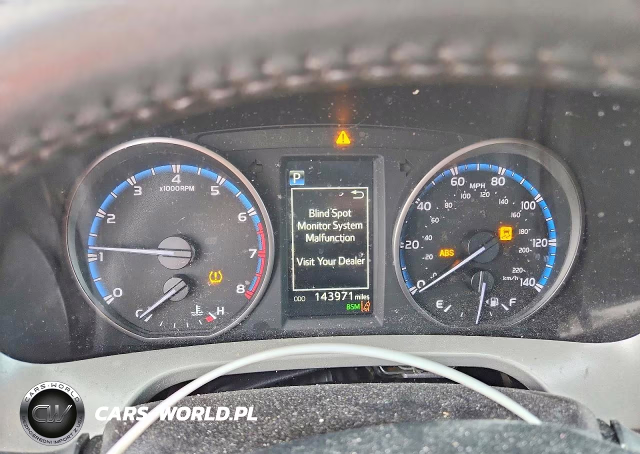 2018 Toyota Rav4 Xle VIN:2T3RFREV0JW804584 - 9