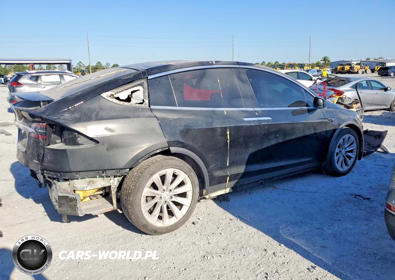 2016 Tesla Model X VIN:5YJXCDE21GF026707 - 3