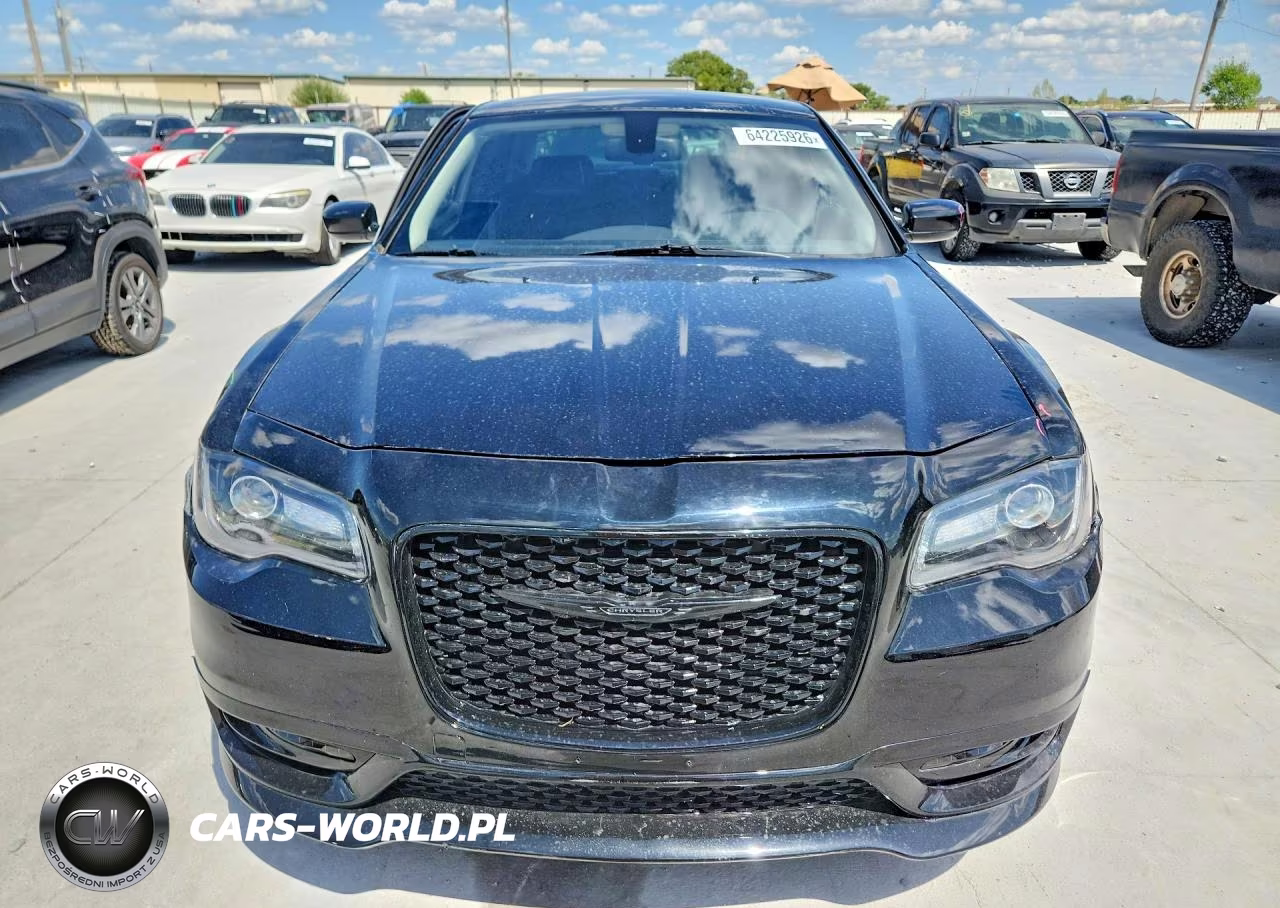 2015 Chrysler 300 Limited VIN:2C3CCARG3FH876399 - 5