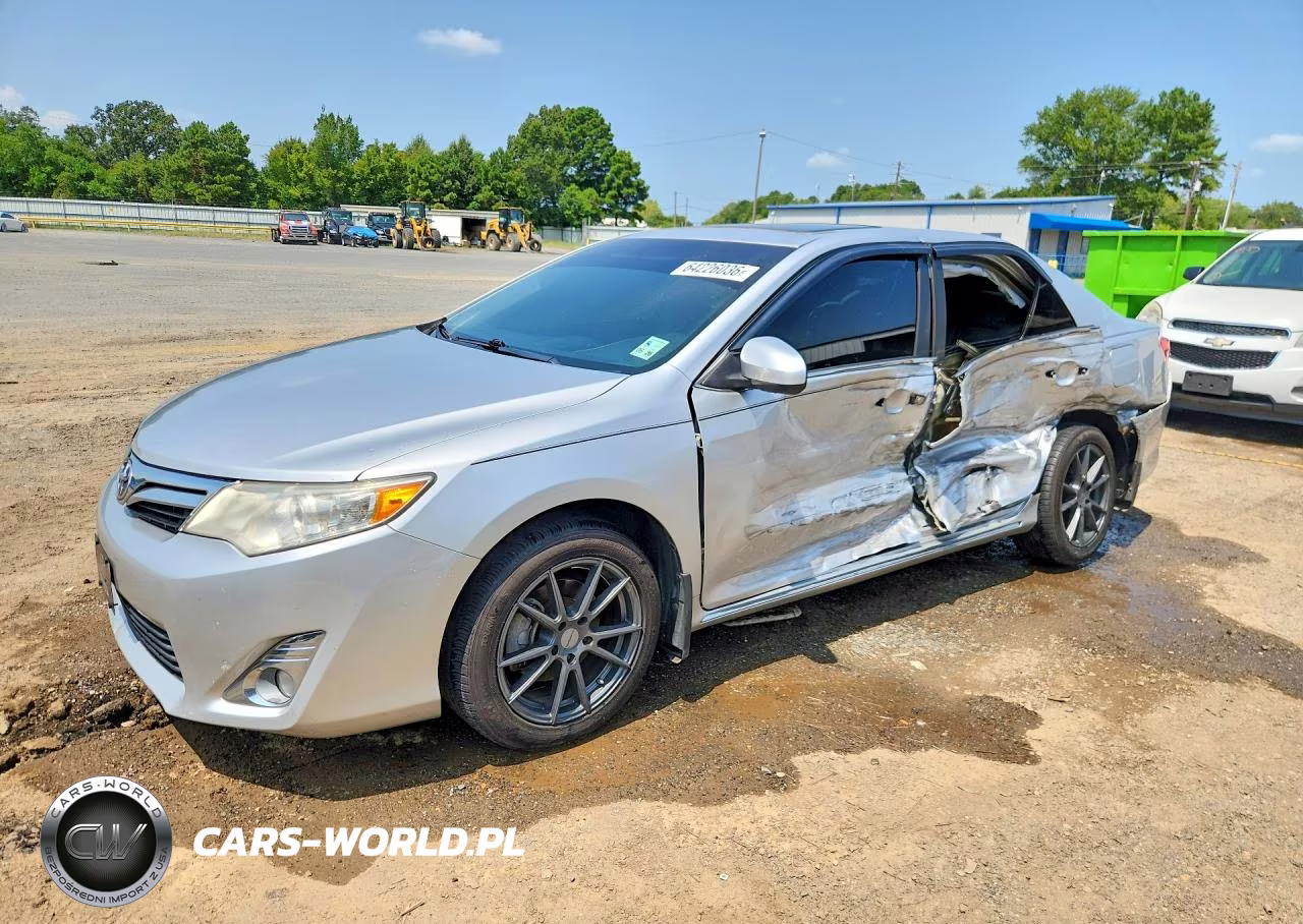 2013 Toyota Camry Xle – zdjęcie 1 z 12