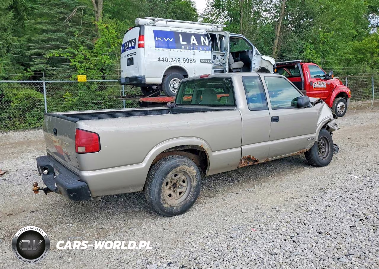 2001 Chevrolet S Truck S10 VIN:1GCCS195X18121472 - 3