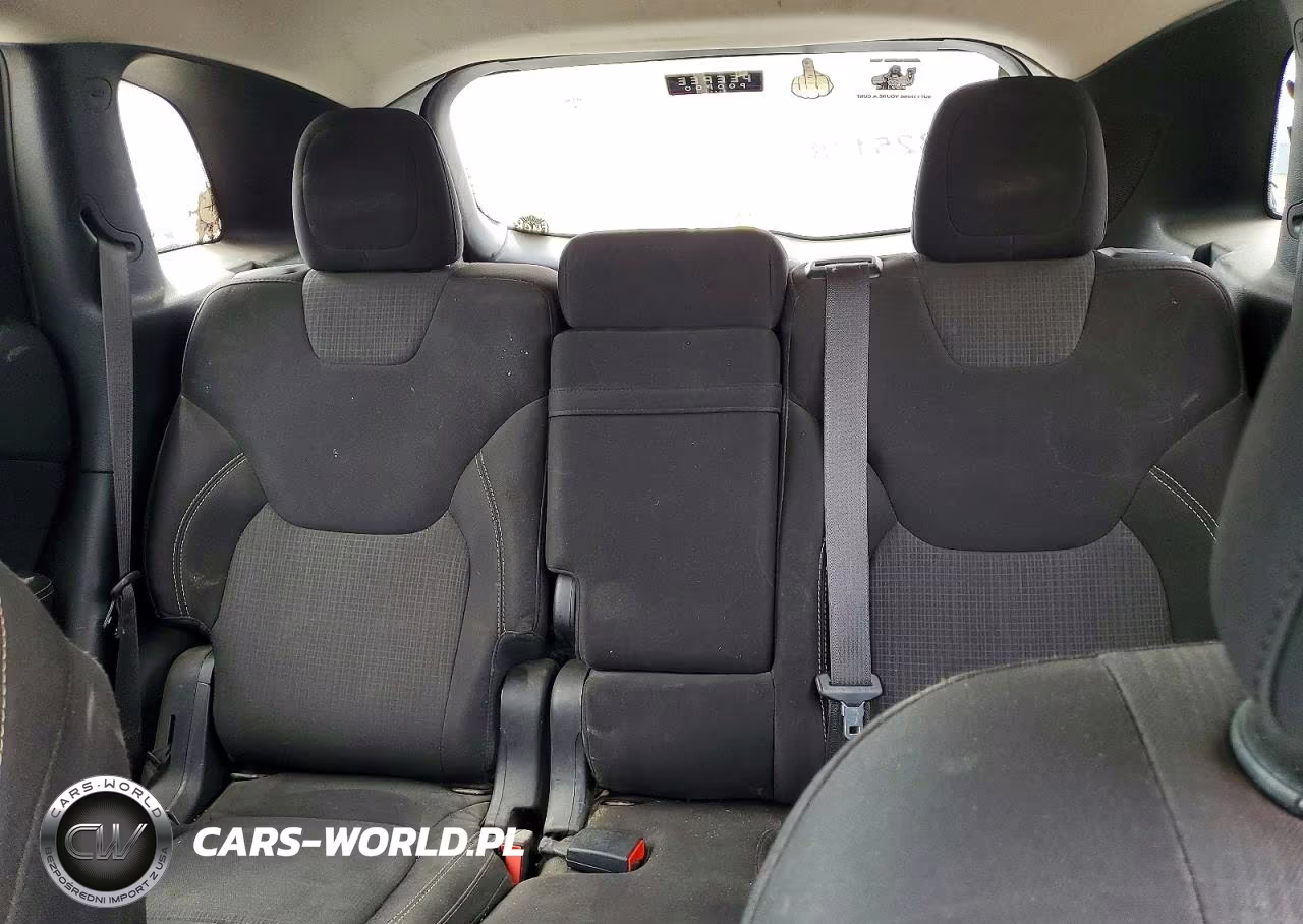 2015 Jeep Cherokee Latitude VIN:1C4PJLCB2FW741816 - 10