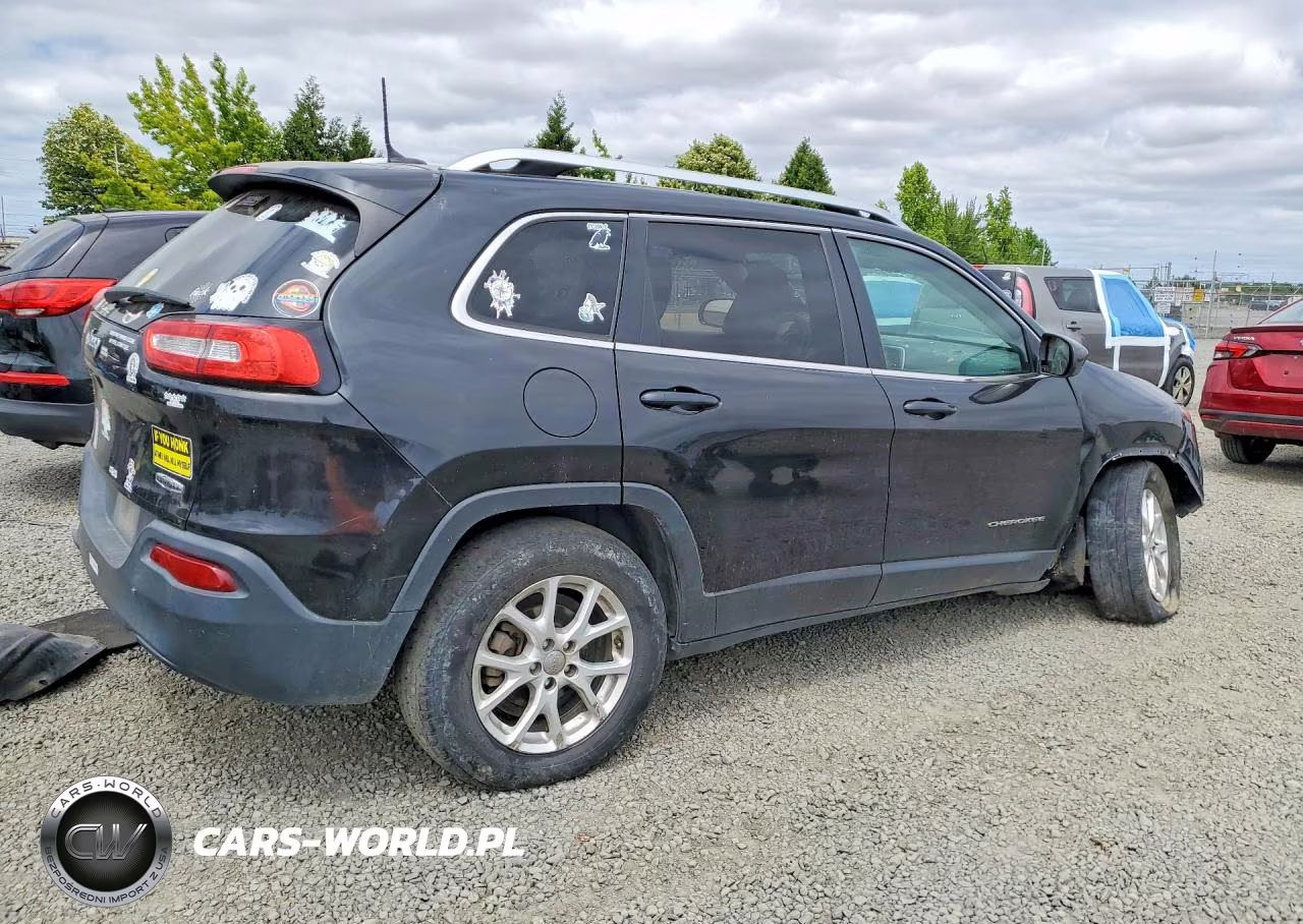 2015 Jeep Cherokee Latitude VIN:1C4PJLCB2FW741816 - 3
