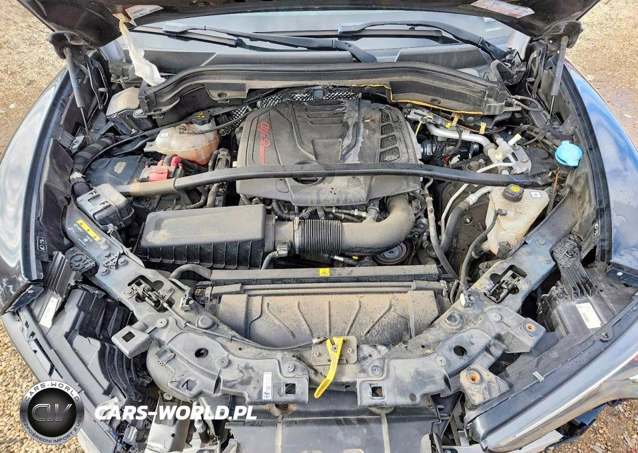 2018 Alfa Romeo Stelvio VIN:ZASFAKAN4J7C26247 - 12