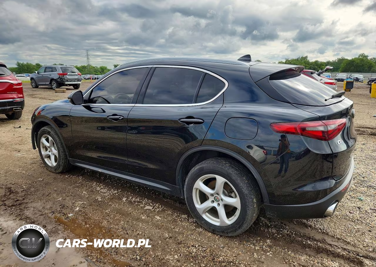 2018 Alfa Romeo Stelvio VIN:ZASFAKAN4J7C26247 - 2