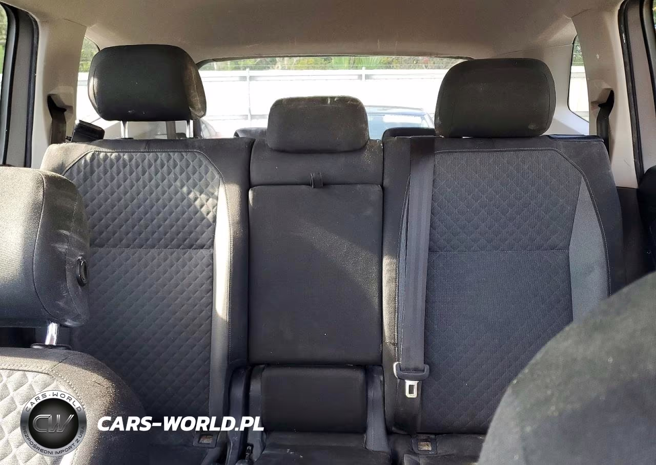 2019 Volkswagen Tiguan S VIN:3VV1B7AXXKM113507 - 10