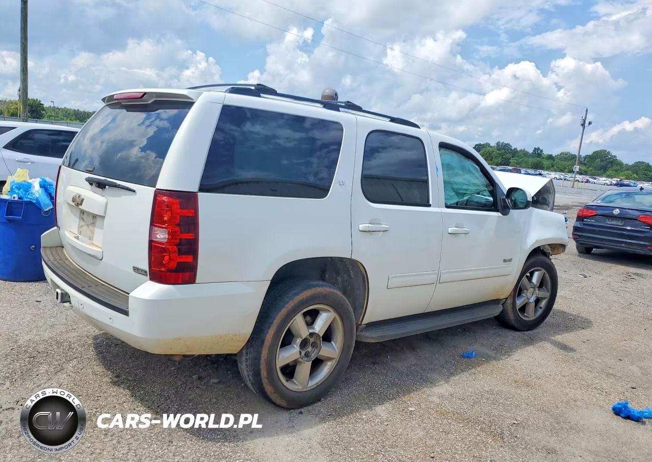 2011 Chevrolet Tahoe C1500 Lt VIN:1GNSCBE03BR135239 - 3