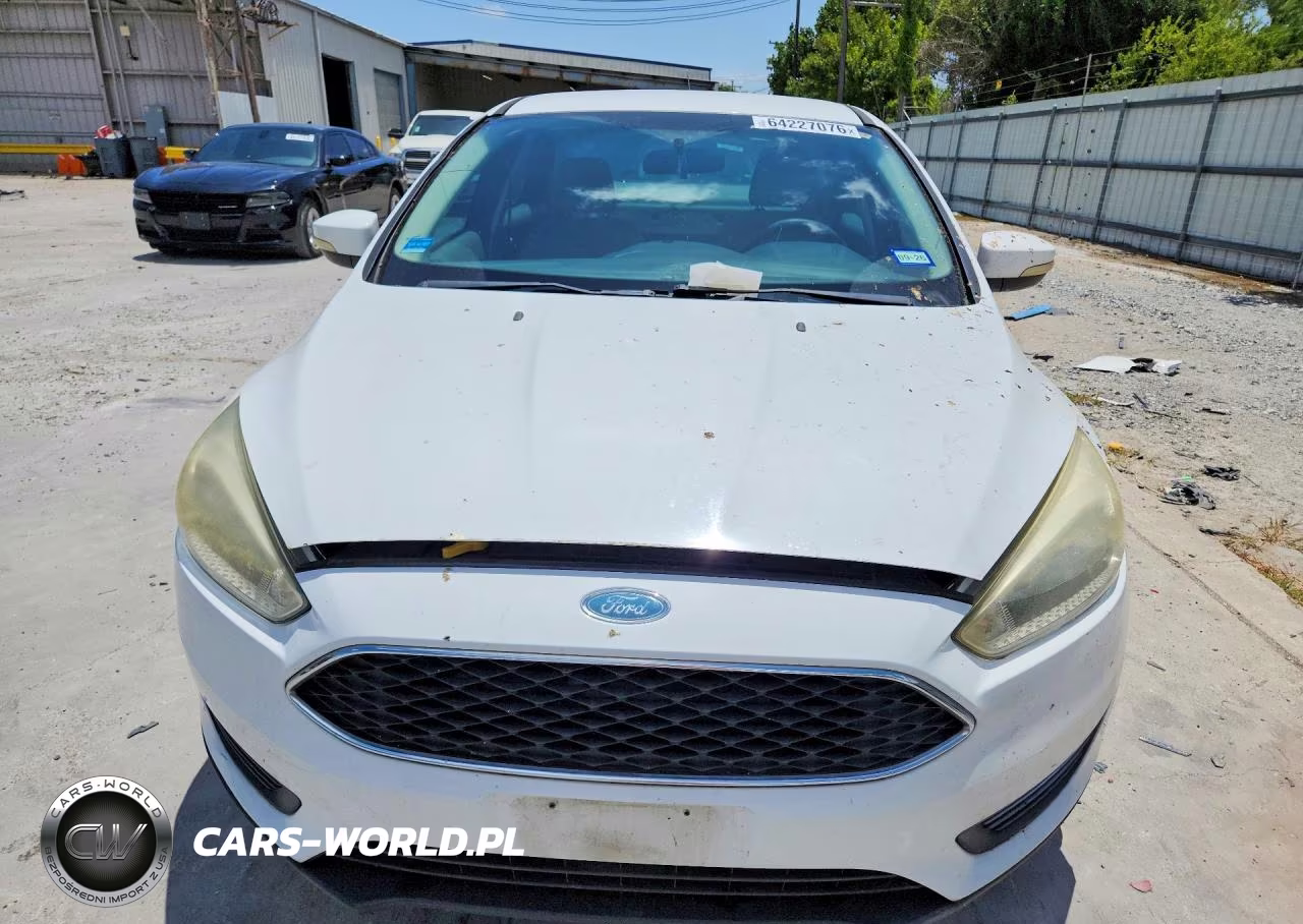 2015 Ford Focus Se VIN:1FADP3F24FL255321 - 5