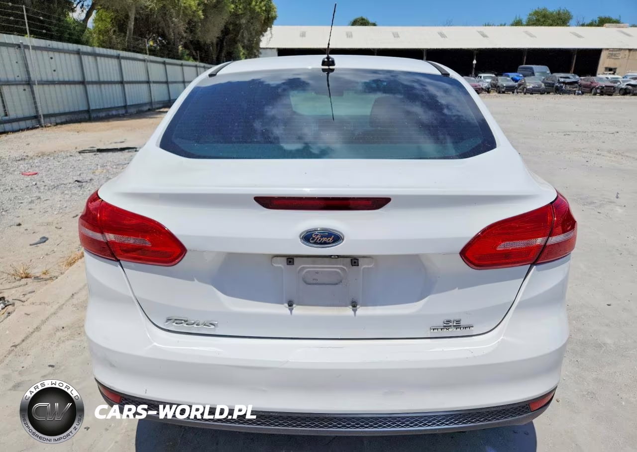 2015 Ford Focus Se VIN:1FADP3F24FL255321 - 6