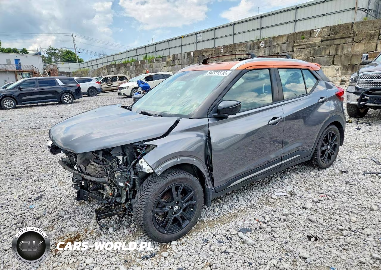 2020 Nissan Kicks Sr