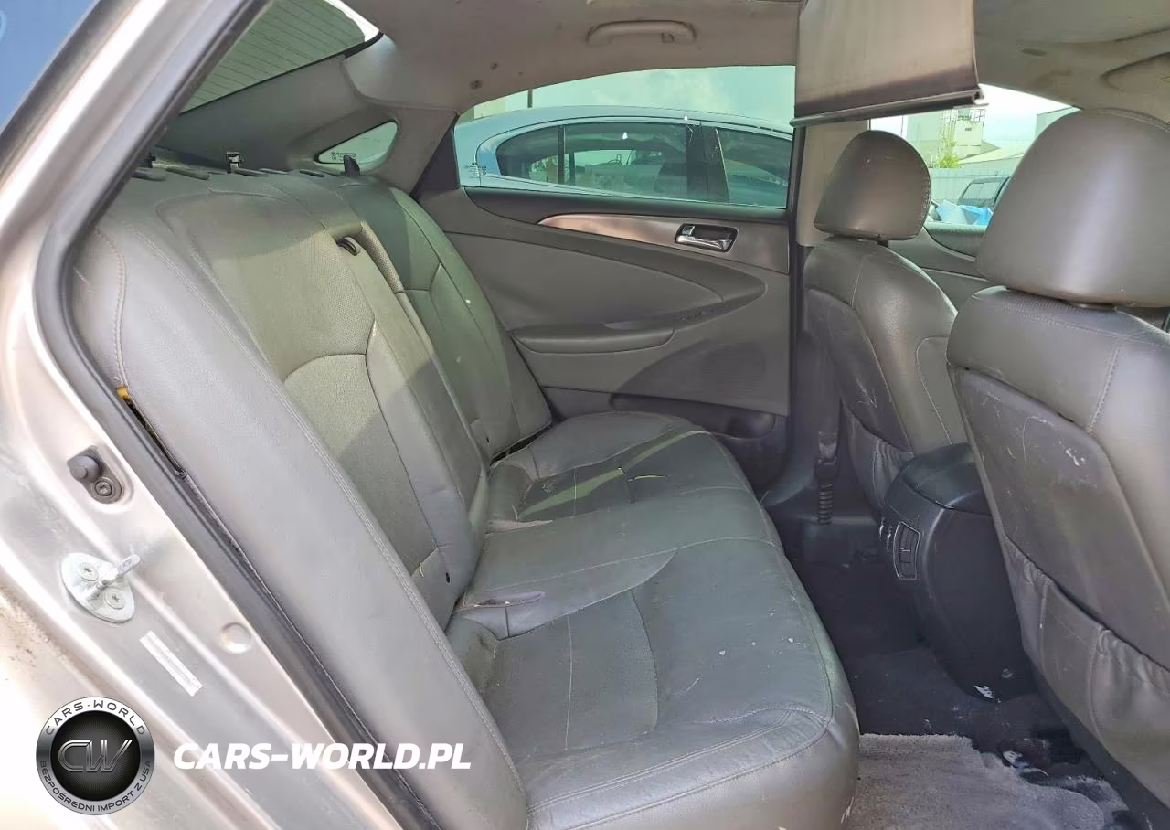 2013 Hyundai Sonata Hybrid VIN:KMHEC4A43DA067368 - 10