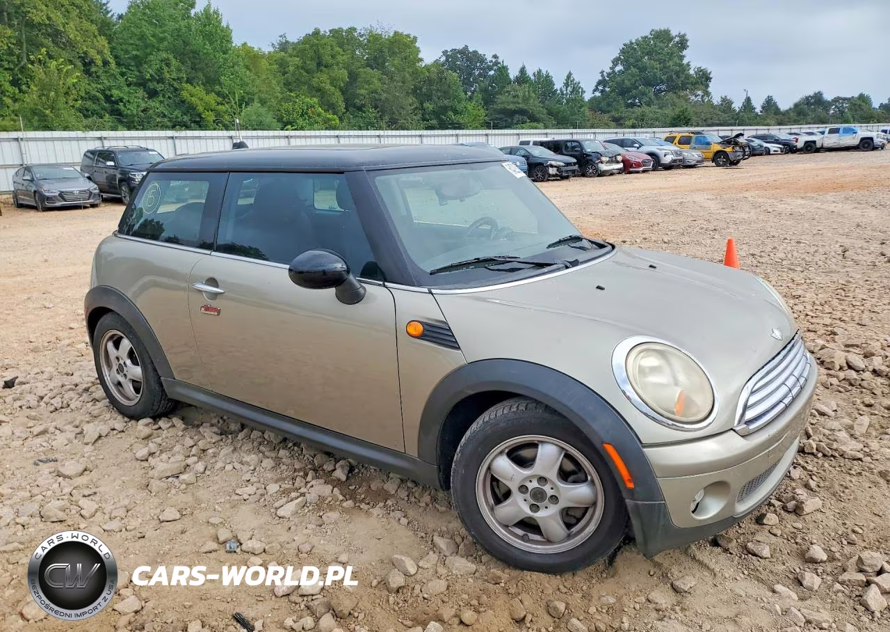 2010 Mini Cooper VIN:WMWMF3C51ATZ64807 - 4