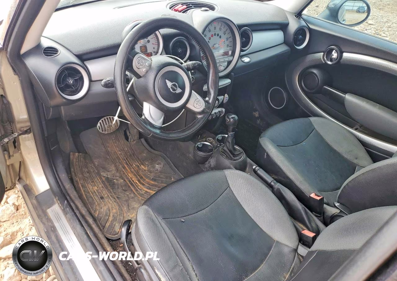 2010 Mini Cooper VIN:WMWMF3C51ATZ64807 - 8