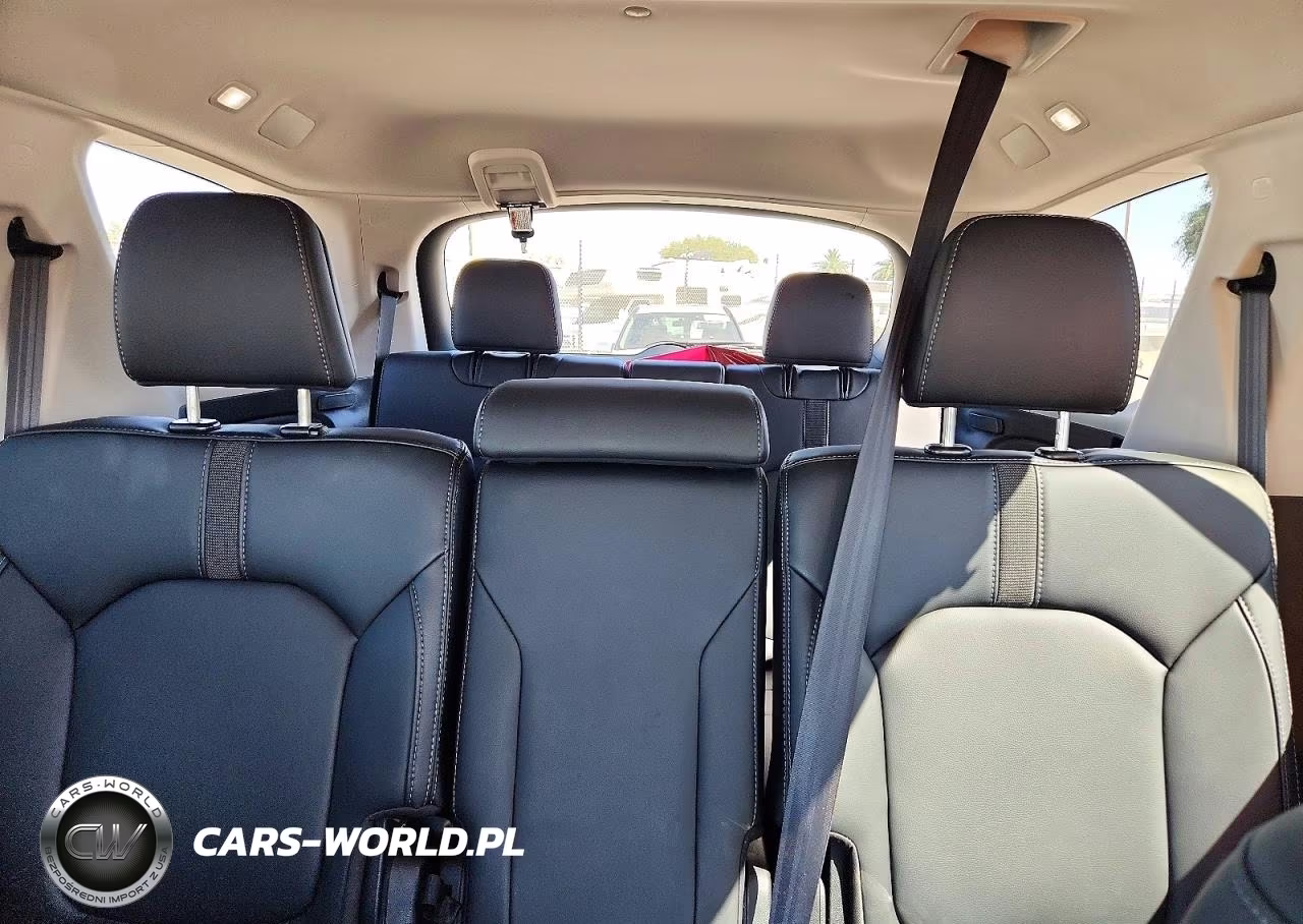 2023 Honda Pilot Touring VIN:5FNYG1H78PB054244 - 10