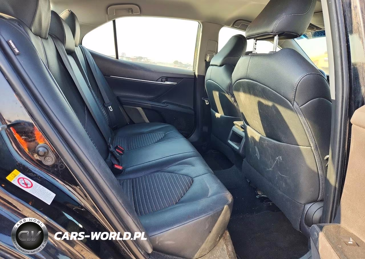 2018 Toyota Camry Se VIN:4T1B11HK9JU084570 - 10