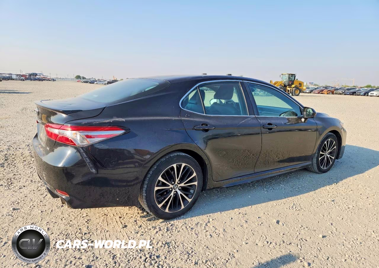 2018 Toyota Camry Se VIN:4T1B11HK9JU084570 - 3