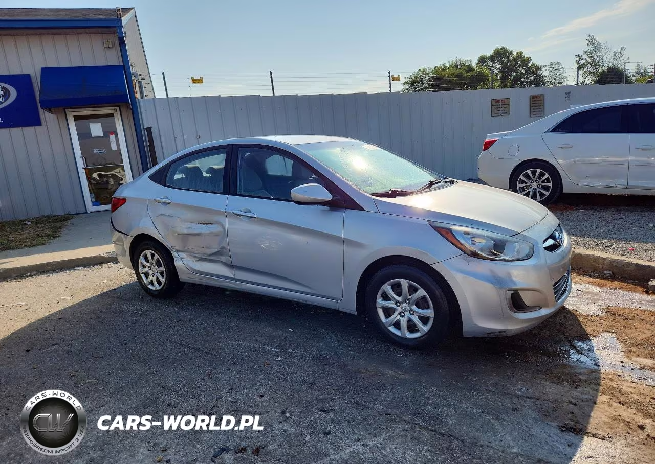2013 Hyundai Accent Gls VIN:KMHCT4AE7DU556208 - 4