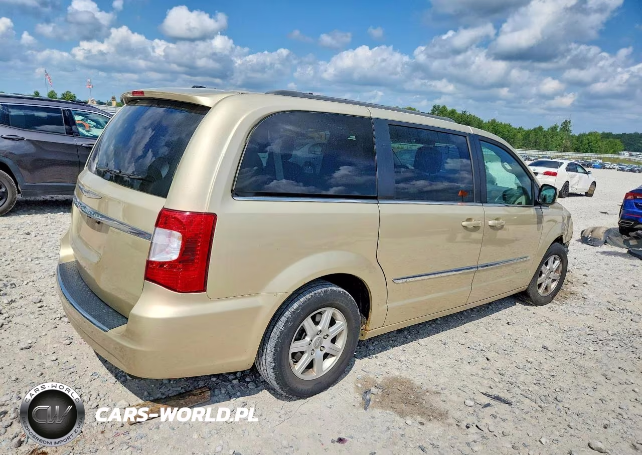 2011 Chrysler Town & Country Touring VIN:2A4RR5DG1BR714028 - 3