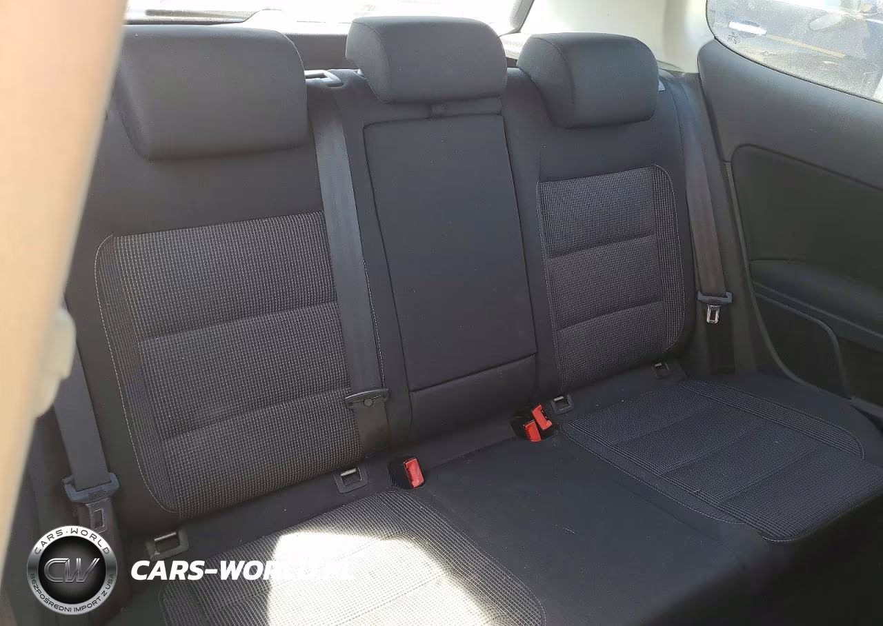 2010 Volkswagen Golf VIN:WVWBA7AJ9AW125681 - 10