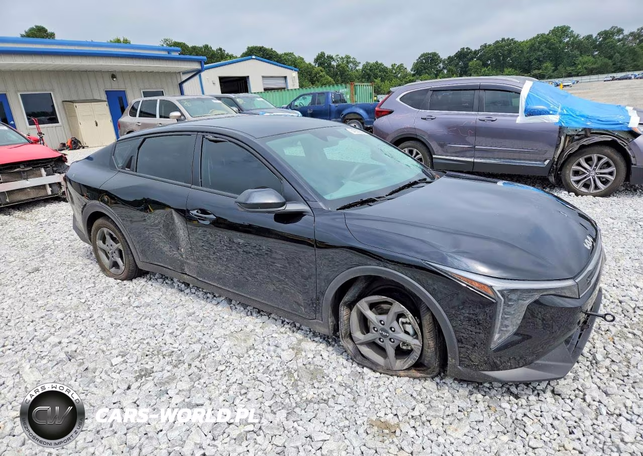 2025 Kia K4 Lxs VIN:3KPFT4DE5SE225104 - 4