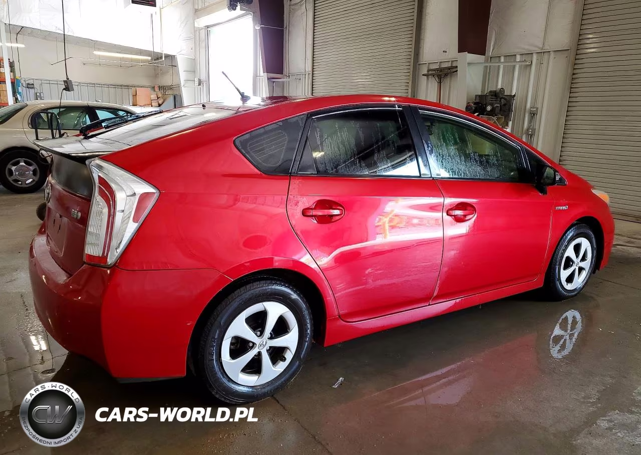 2013 Toyota Prius Two VIN:JTDKN3DU2D1616579 - 3