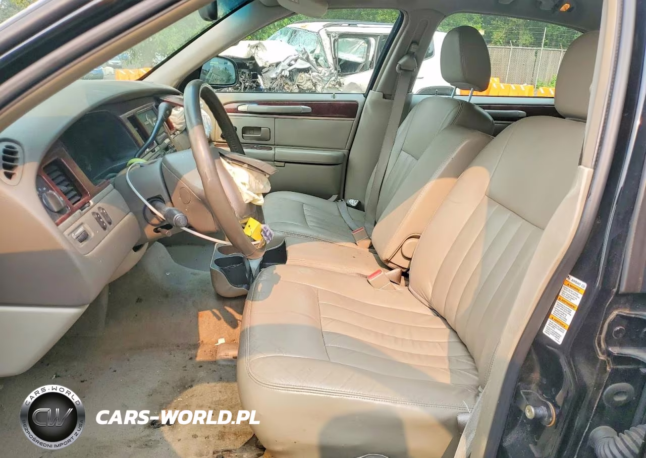 2003 Lincoln Town Car Executive VIN:1LNHM81W73Y658439 - 7