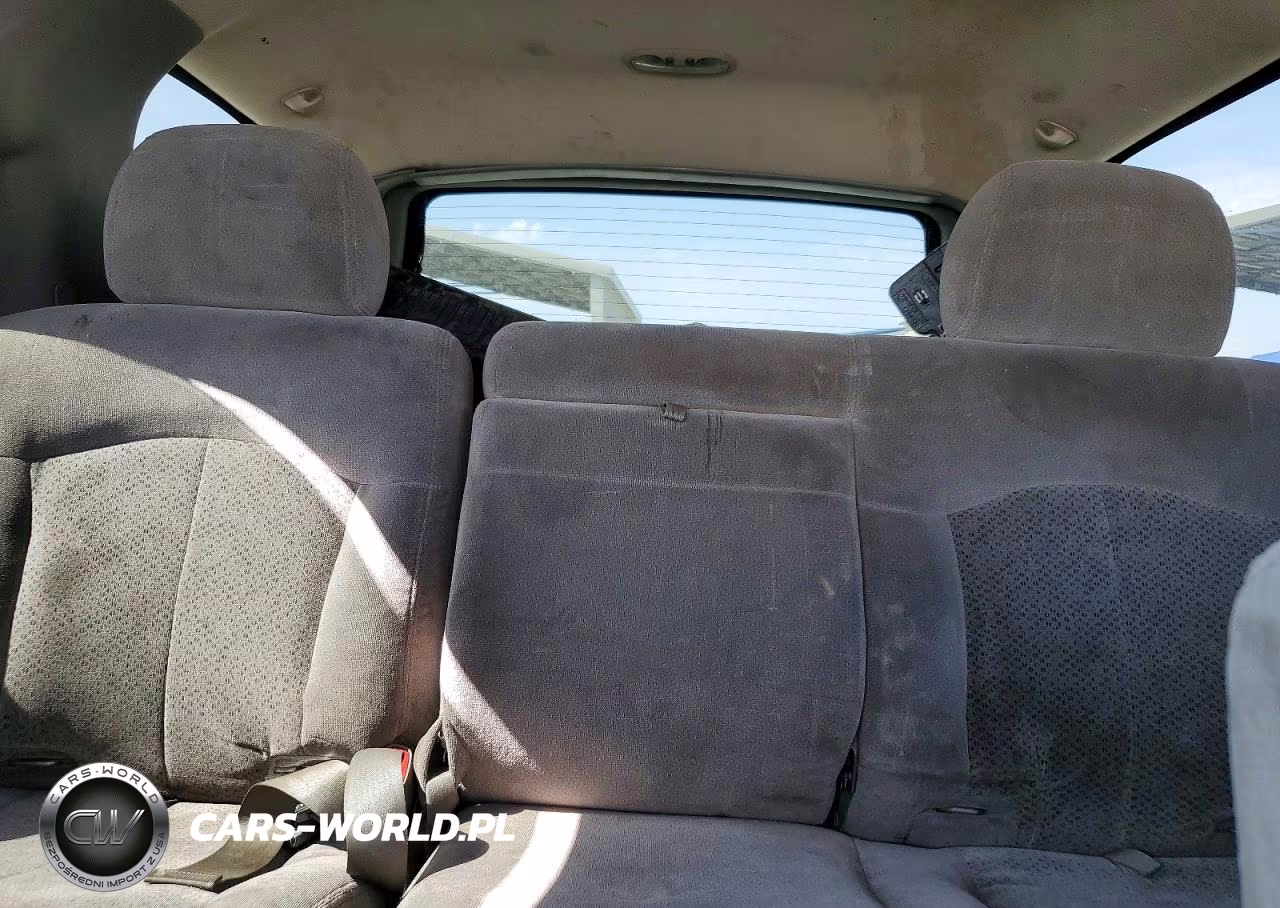 2002 Chevrolet Tahoe VIN:1GNEC13Z02R224193 - 10