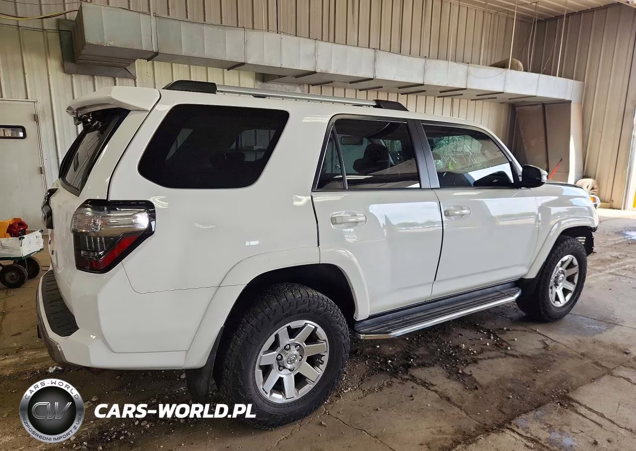 2016 Toyota 4Runner Trail Premium VIN:JTEBU5JR1G5400231 - 3