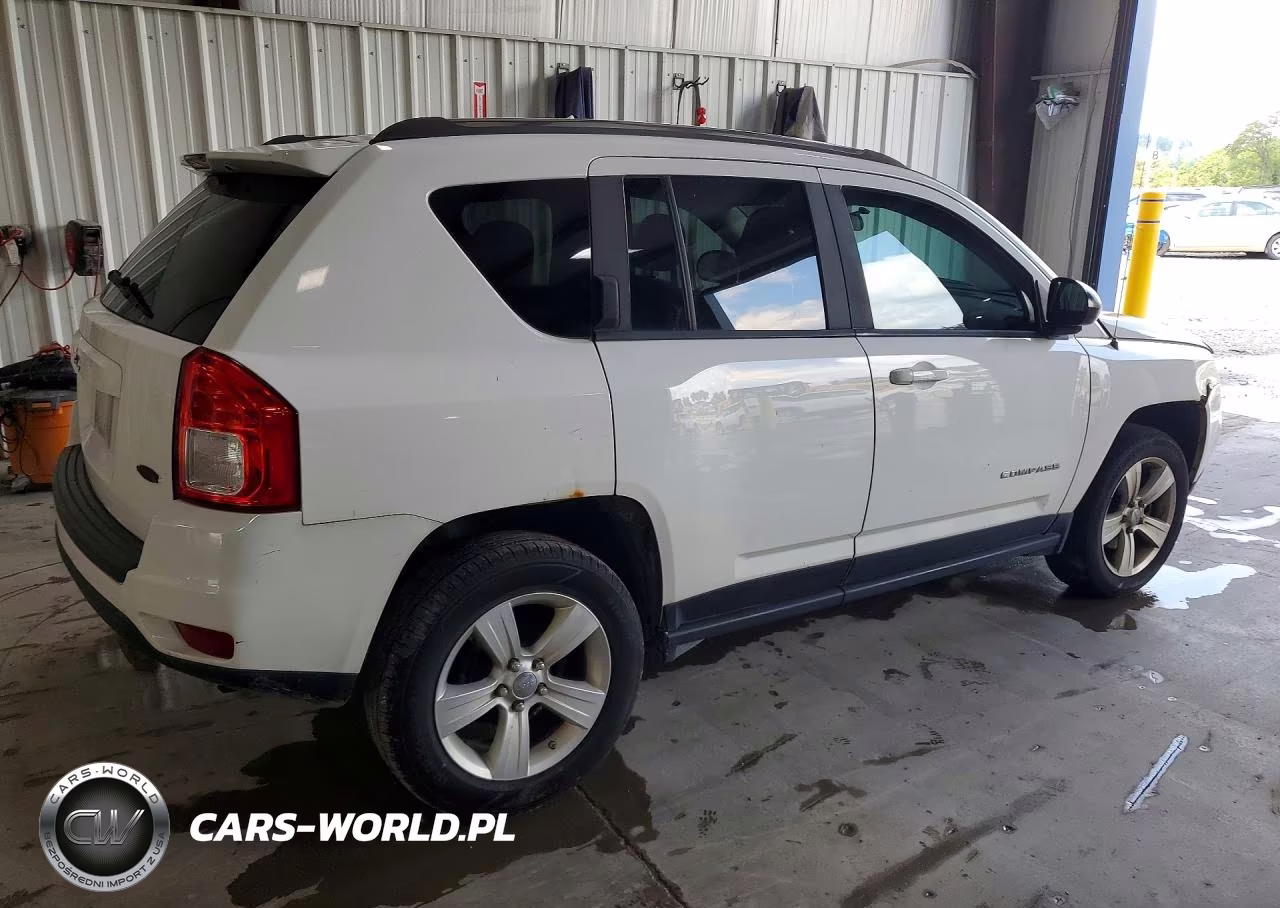 2012 Jeep Compass Latitude VIN:1C4NJDEB1CD625945 - 3