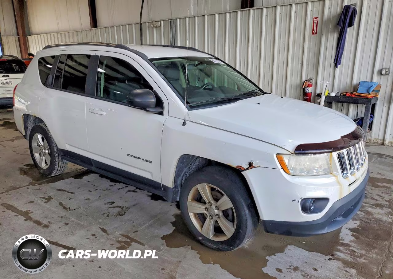 2012 Jeep Compass Latitude VIN:1C4NJDEB1CD625945 - 4
