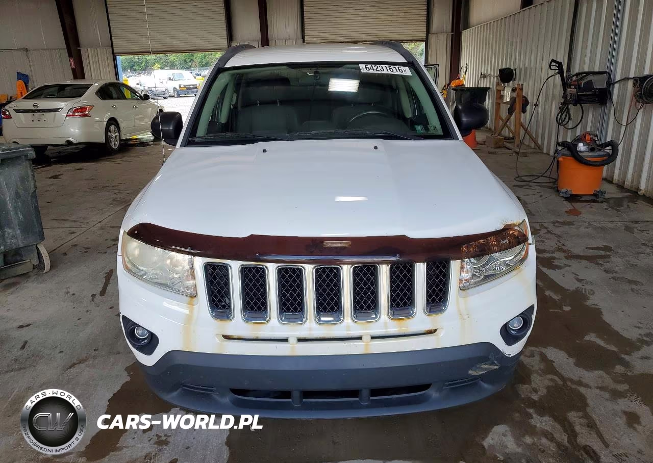 2012 Jeep Compass Latitude VIN:1C4NJDEB1CD625945 - 5