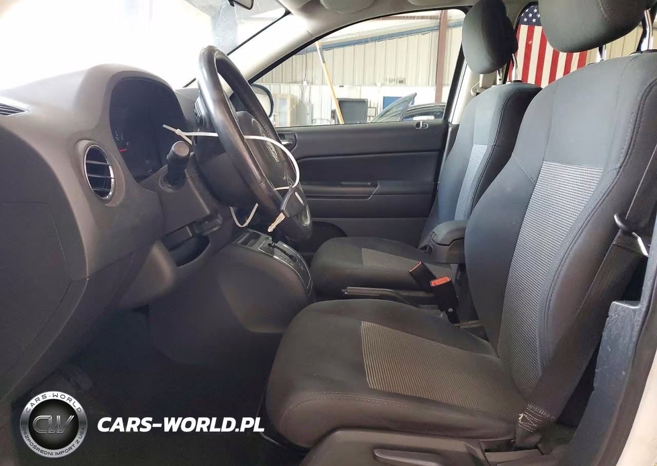2012 Jeep Compass Latitude VIN:1C4NJDEB1CD625945 - 7