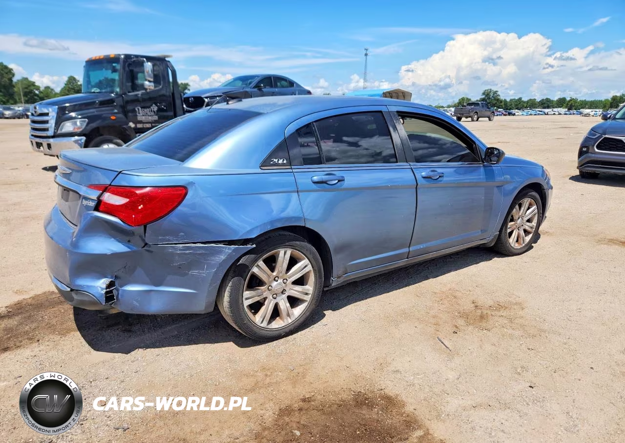 2011 Chrysler 200 Touring VIN:1C3BC1FB4BN611948 - 3
