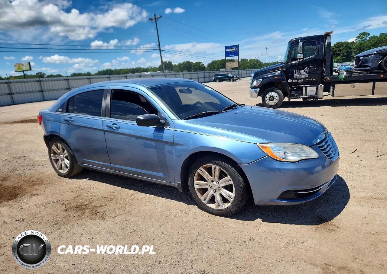 2011 Chrysler 200 Touring VIN:1C3BC1FB4BN611948 - 4