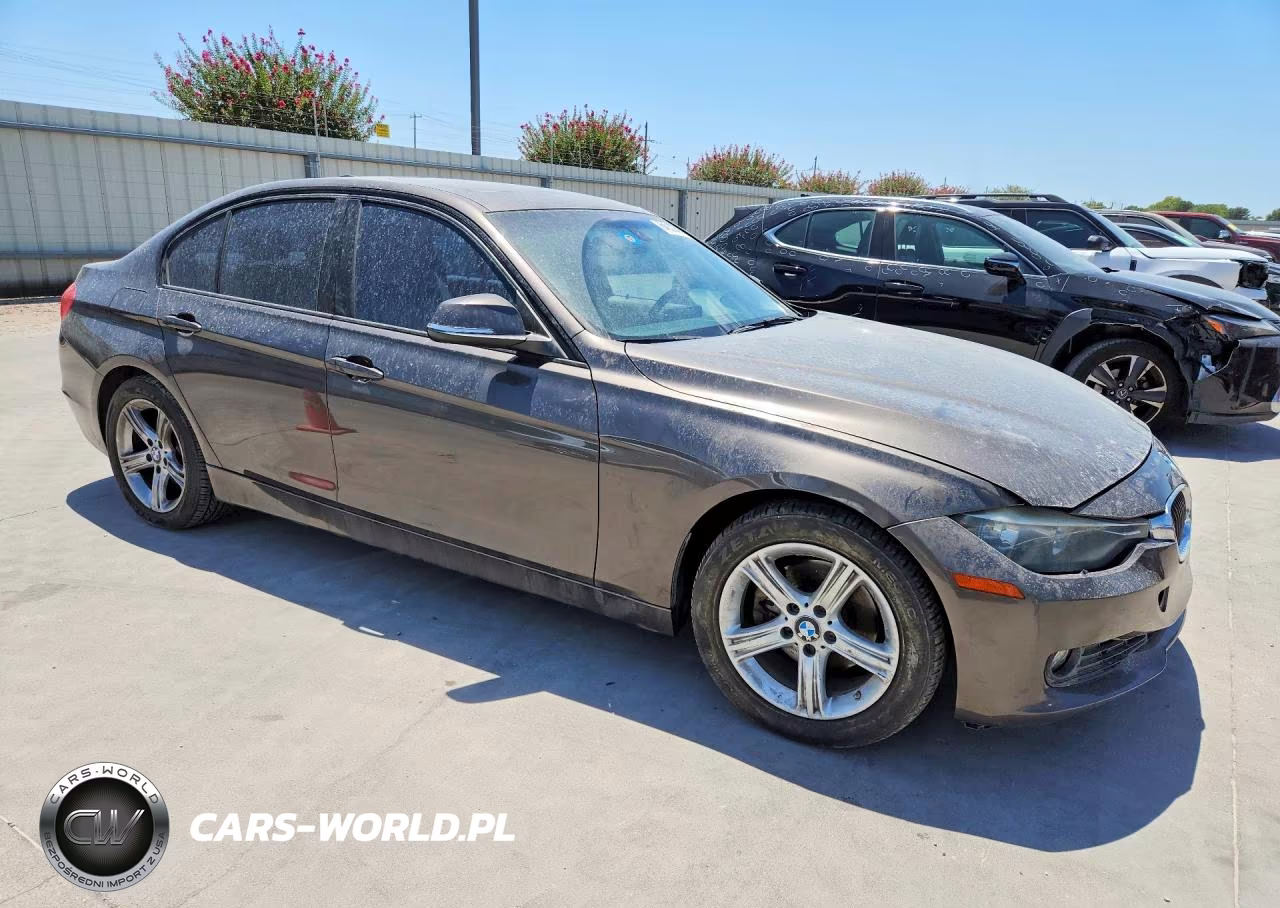 2013 BMW 3 SERIES 328I XDRIVE VIN:WBA3B3C58DF537652 - 4