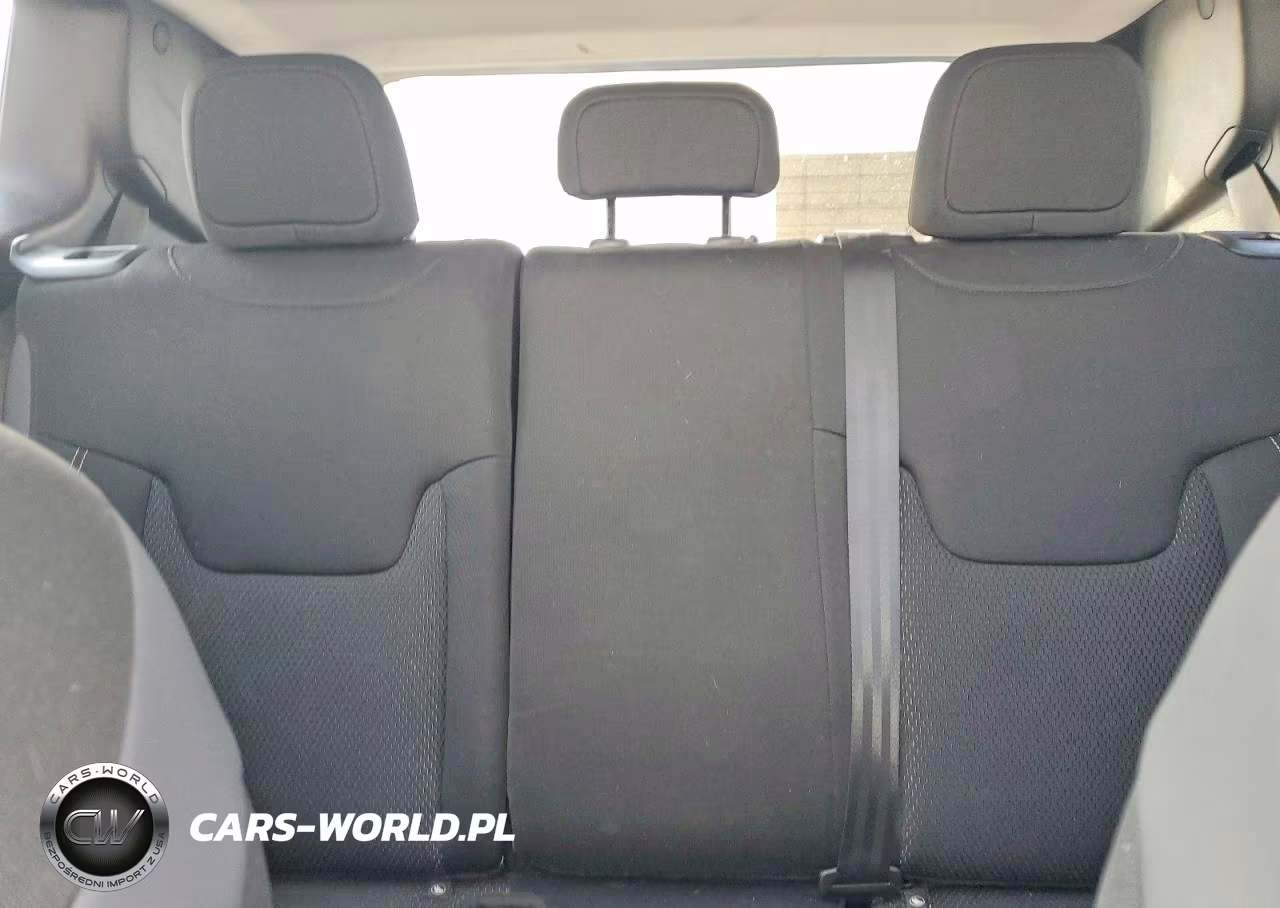 2023 Jeep Renegade Altitude VIN:ZACNJDE14PPP19376 - 10