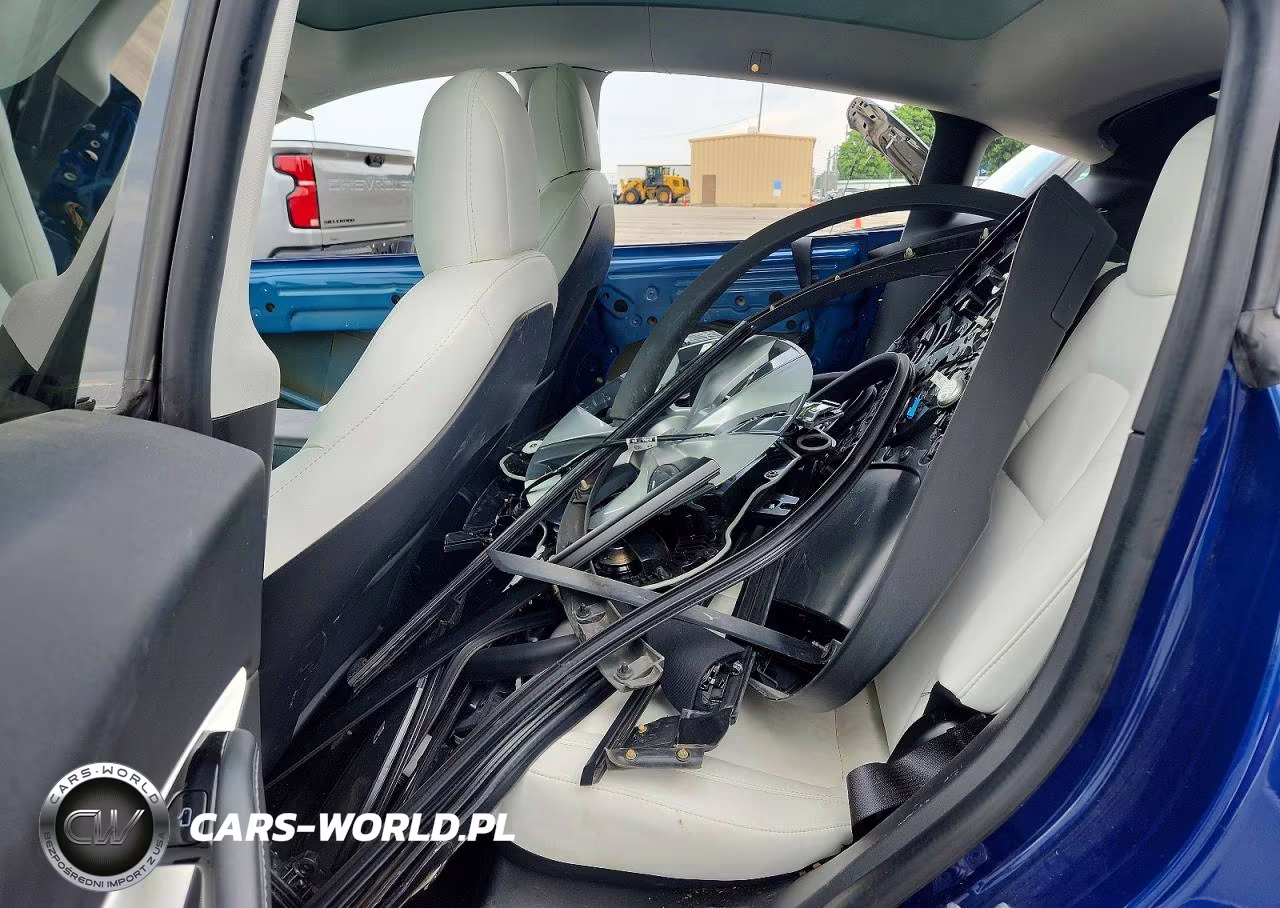 2021 Tesla Model Y VIN:5YJYGDEE6MF069258 - 10