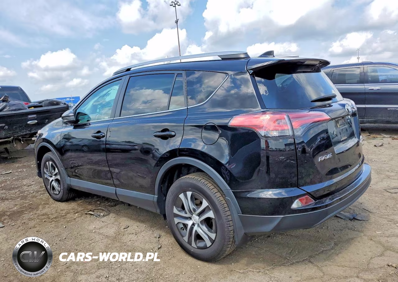 2018 Toyota Rav4 Le VIN:2T3BFREV2JW761092 - 2