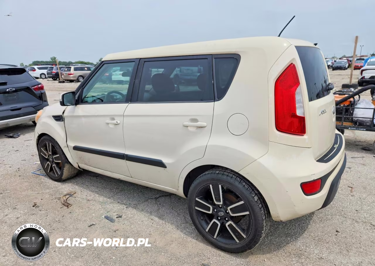 2013 Kia Soul + VIN:KNDJT2A62D7566457 - 2
