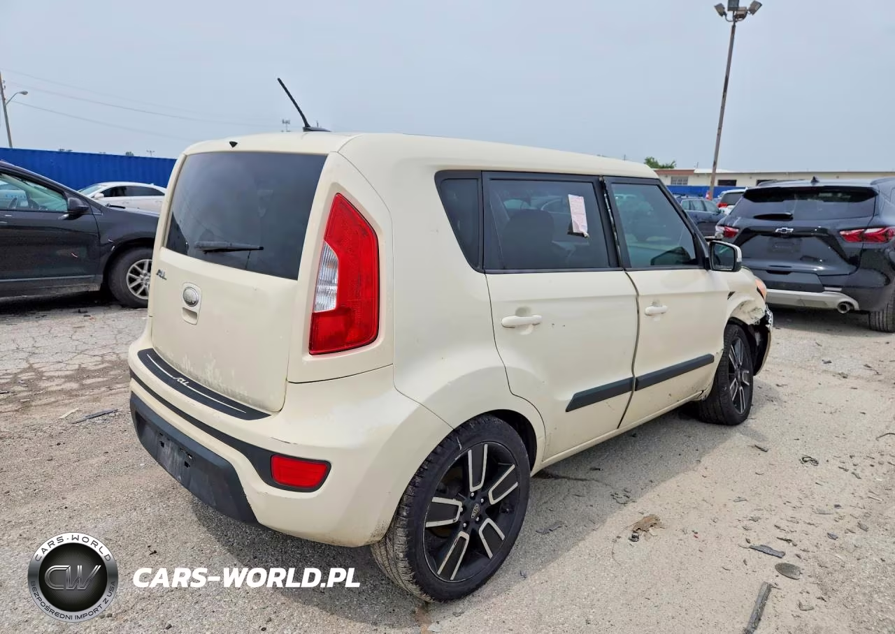 2013 Kia Soul + VIN:KNDJT2A62D7566457 - 3