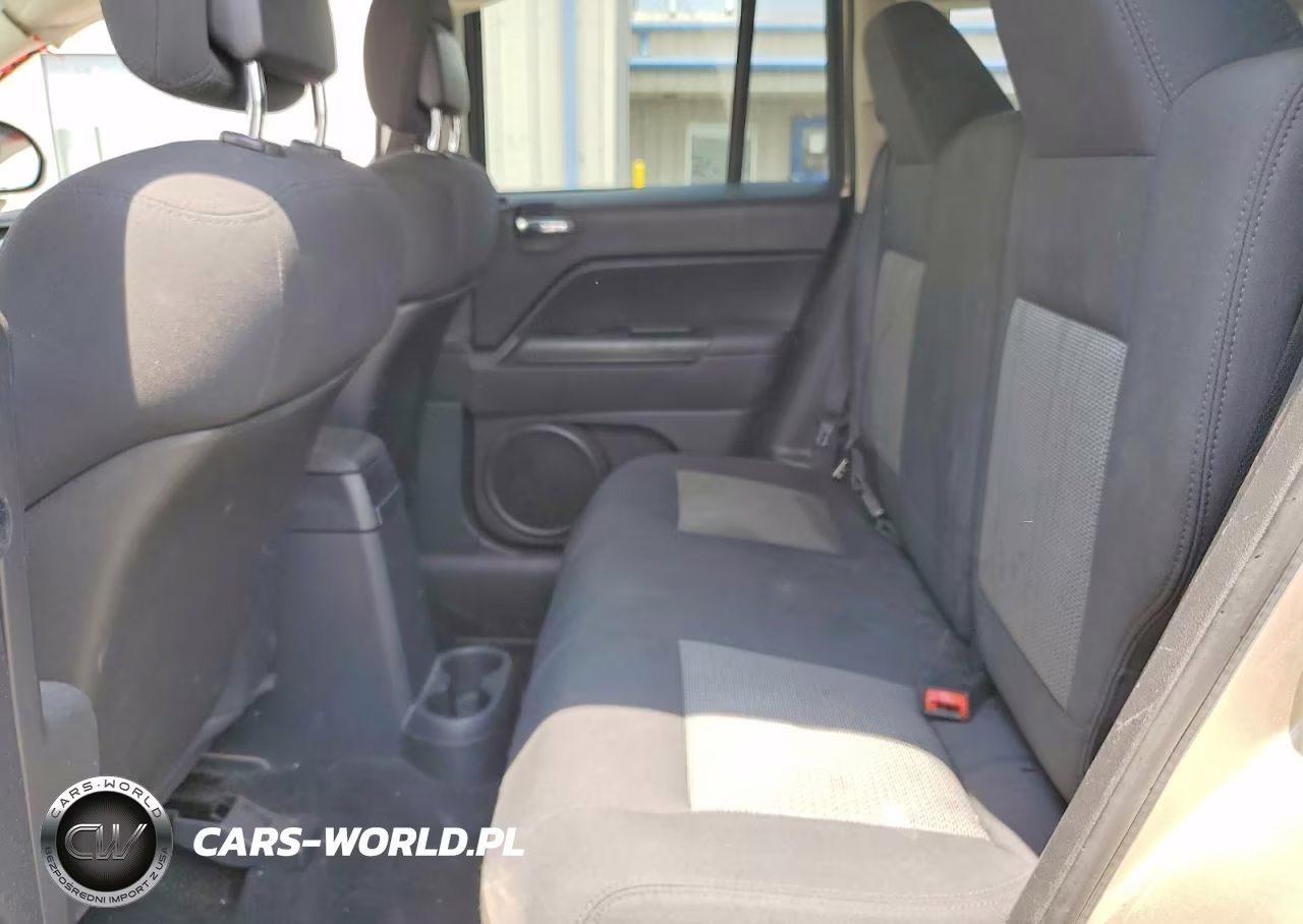 2010 Jeep Compass Sport VIN:1J4NT4FB5AD502794 - 11