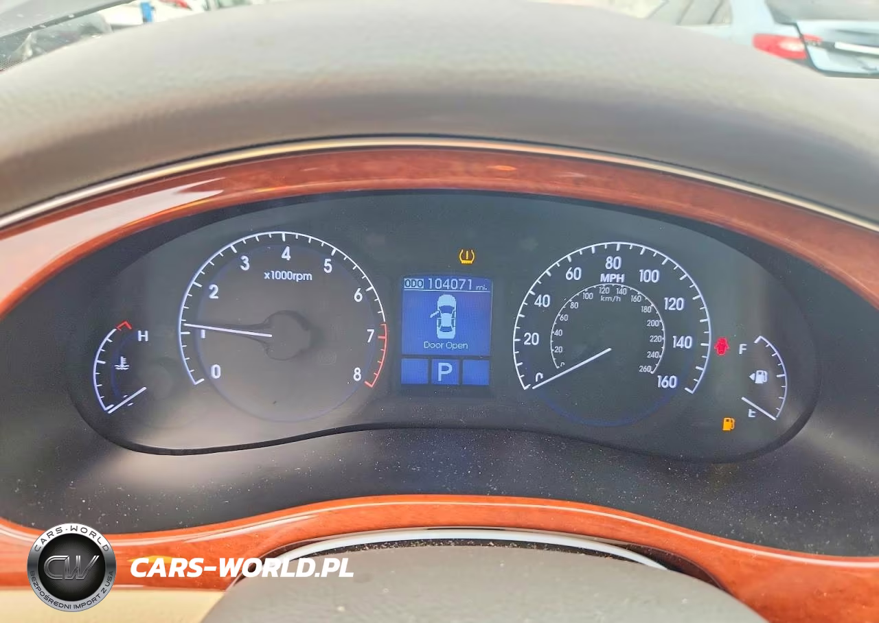 2014 Hyundai Genesis 3.8L VIN:KMHGC4DD4EU259547 - 9