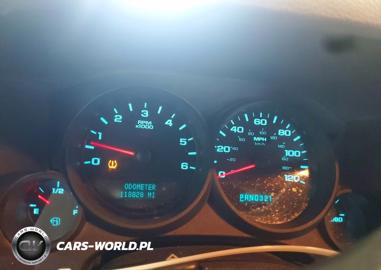 2008 GMC Sierra C1500 VIN:1GTEC14C48Z323644 - 9
